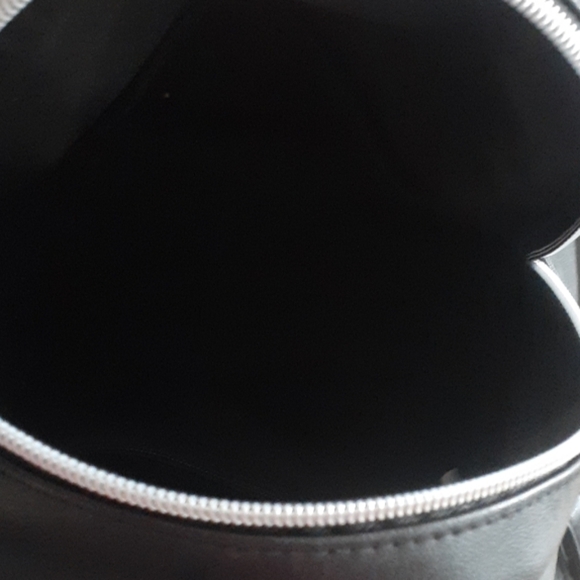 Backpack - Picture 5 of 6